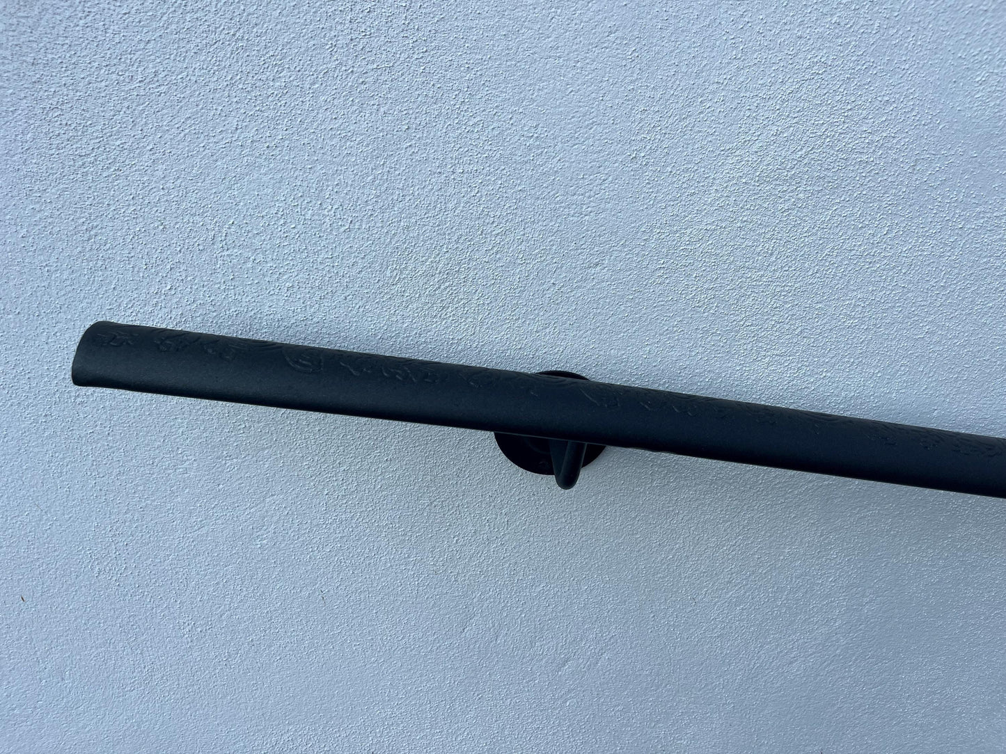 Custom Wrought Iron Handrail – Floral Texture Finish – Wall Mounted Stair Rail – Modern Railing – Handmade in EU