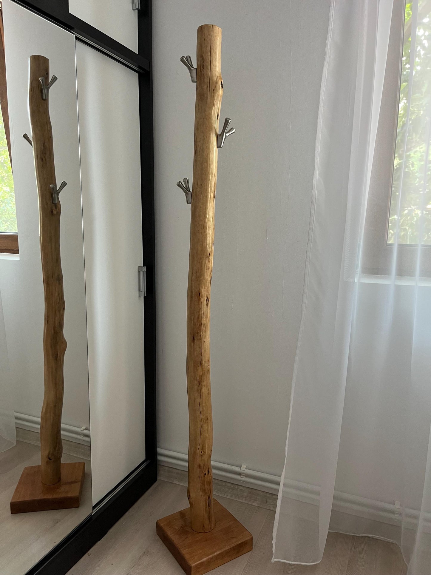 Rustic Oak Free-Standing Coat Rack – Solid Wood with Black Metal Hooks – Handmade Entryway Stand