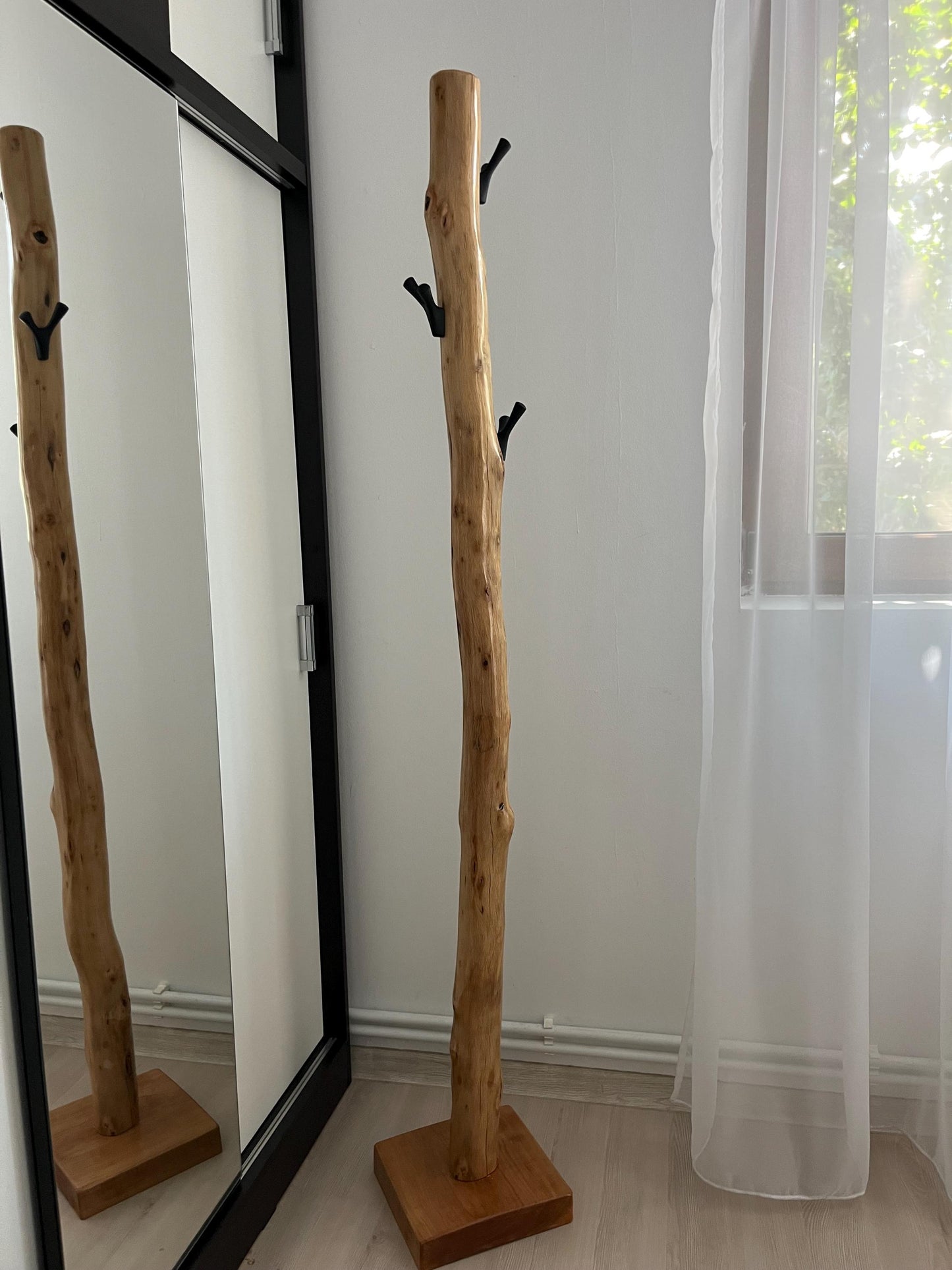 Rustic Oak Free-Standing Coat Rack – Solid Wood with Black Metal Hooks – Handmade Entryway Stand
