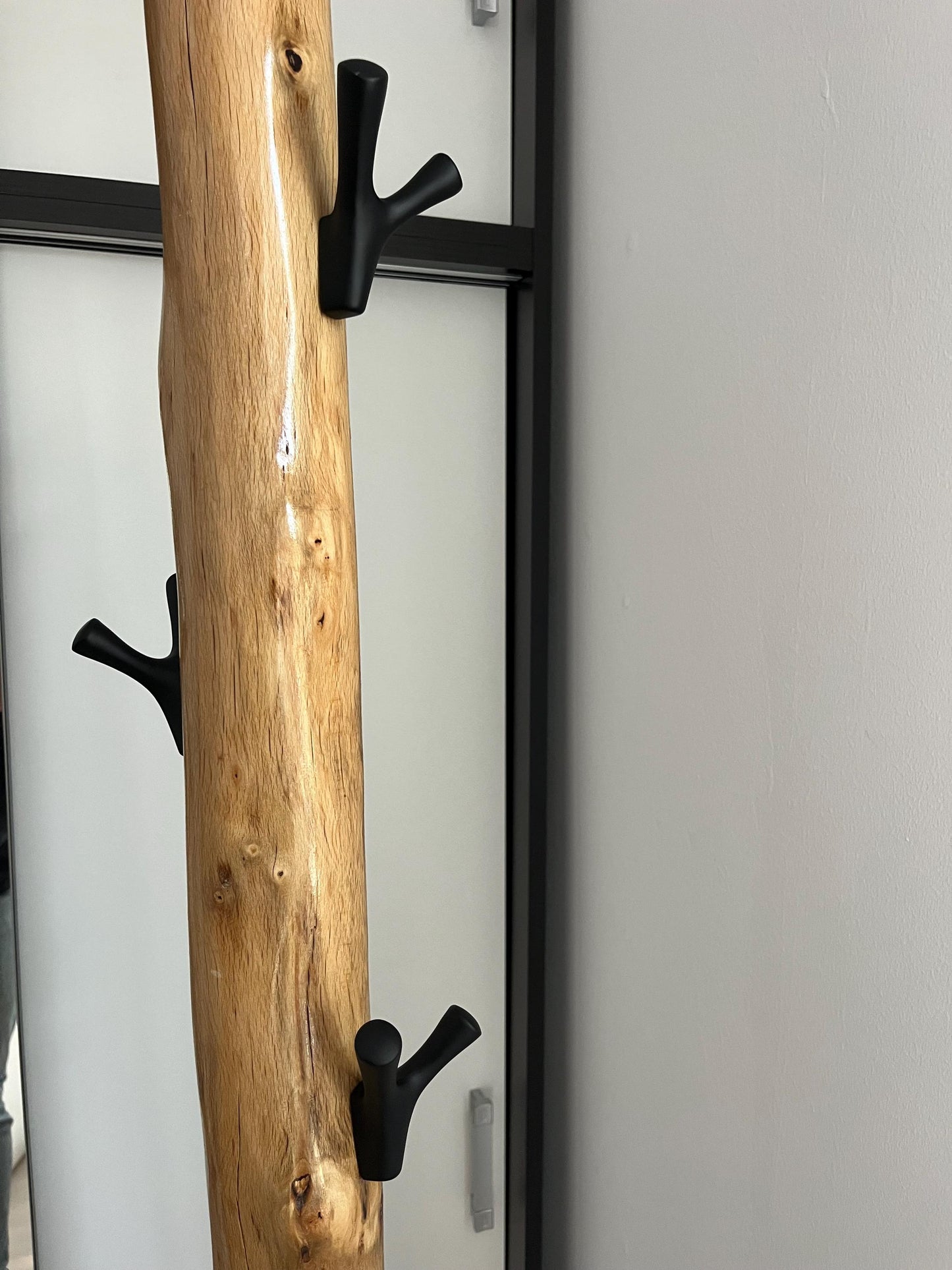 Rustic Oak Free-Standing Coat Rack – Solid Wood with Black Metal Hooks – Handmade Entryway Stand